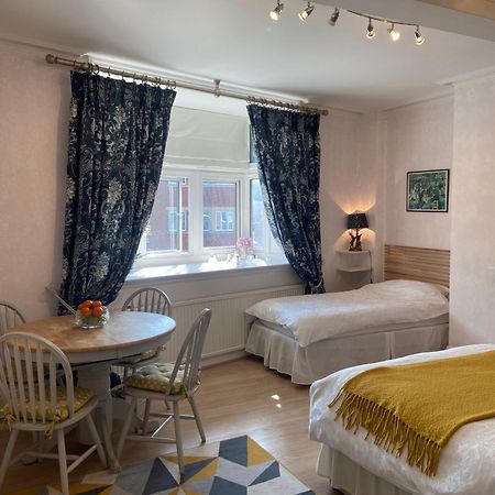 Deluxe Three Bed Bnb In Henley-On-Thames Near Station River & Town Centre Esterno foto