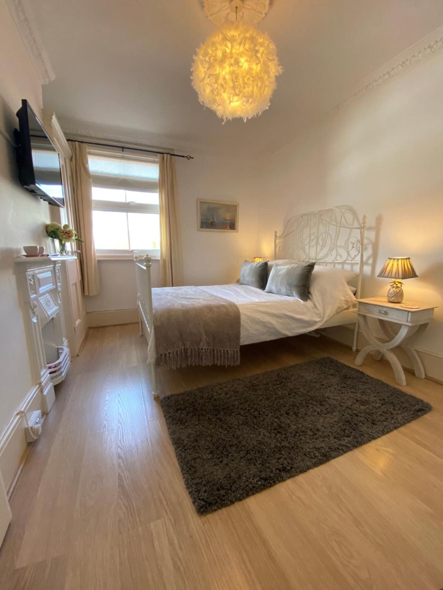 Deluxe Three Bed Bnb In Henley-On-Thames Near Station River & Town Centre Esterno foto