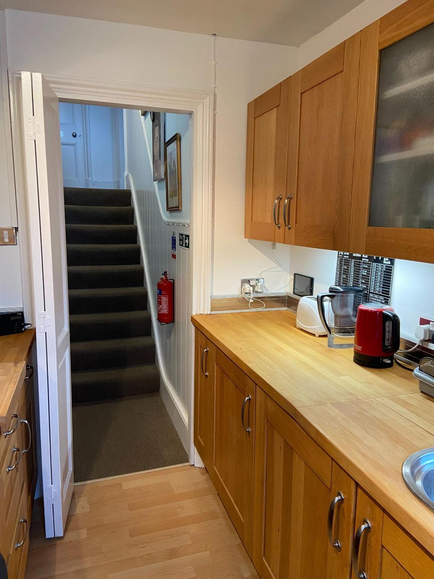 Deluxe Three Bed Bnb In Henley-On-Thames Near Station River & Town Centre Esterno foto
